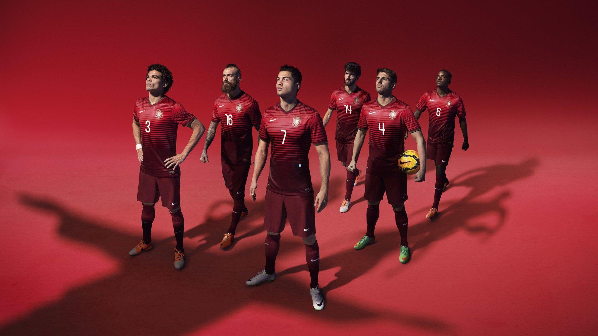 哈里·凯恩全能蜕变，从中锋到后腰无缝切换，32场造39球+精准长传引领战术革命